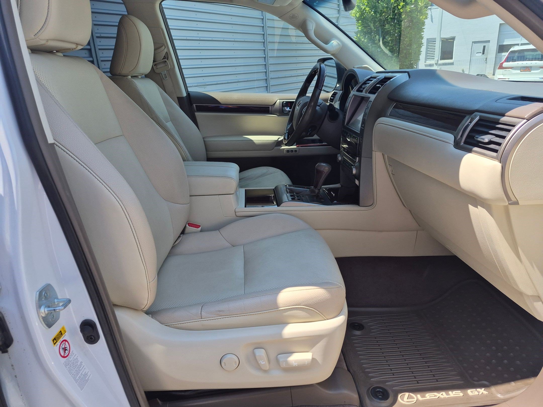 Used 2019 Starfire Pearl Lexus GX 460 image 31