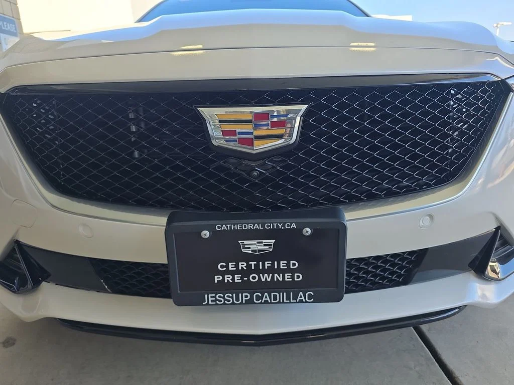 Used 2025 Crystal White Tricoat Cadillac Sport image 32