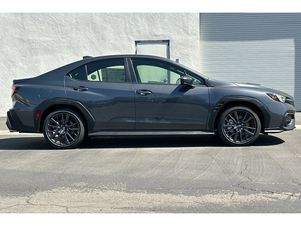New 2026 MAGNETITE GRAY METALLIC Subaru Base image 2