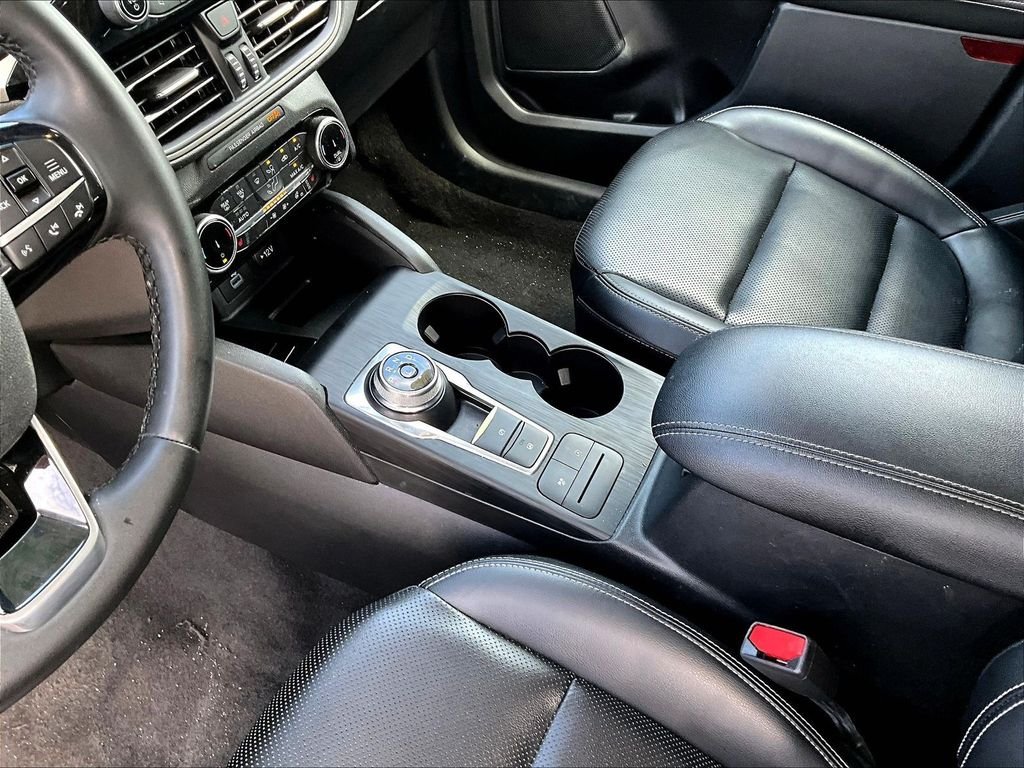 Used 2022 White Ford SEL image 21