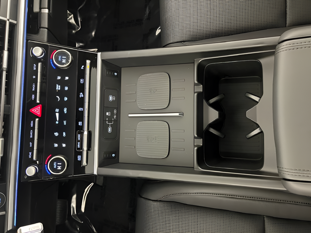 2026 Hyundai Santa Fe Limited - Photo 21