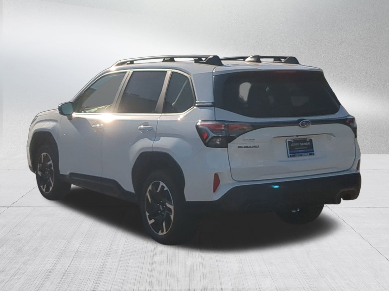 New 2026 CRYSTAL WHITE PEARL Subaru Limited image 11