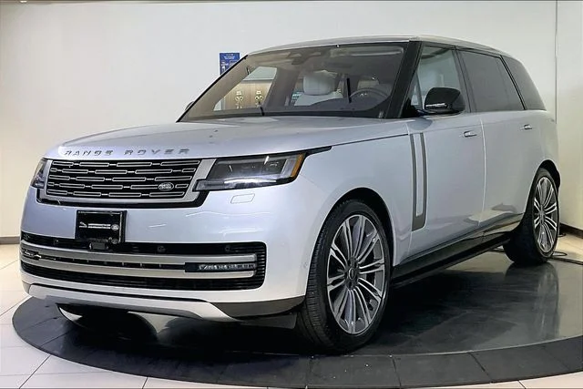 2023 Land Rover Range Rover 4.4 SE LWB 7's photo