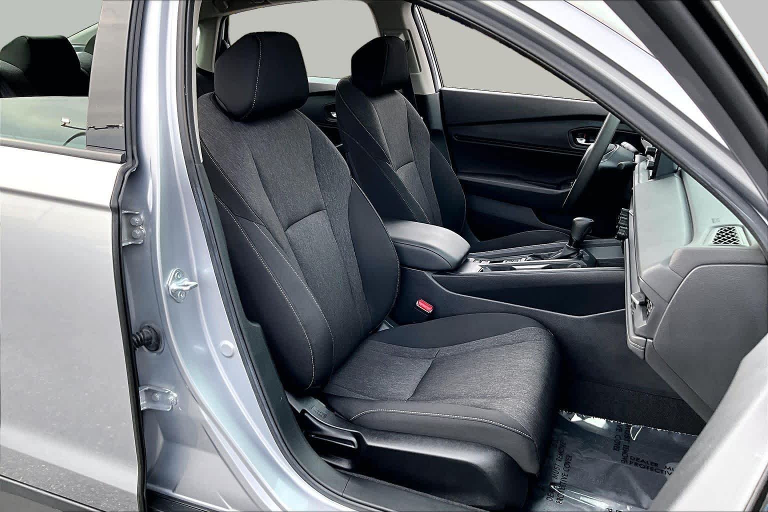 Used 2023 Lunar Silver Metallic Honda EX image 9