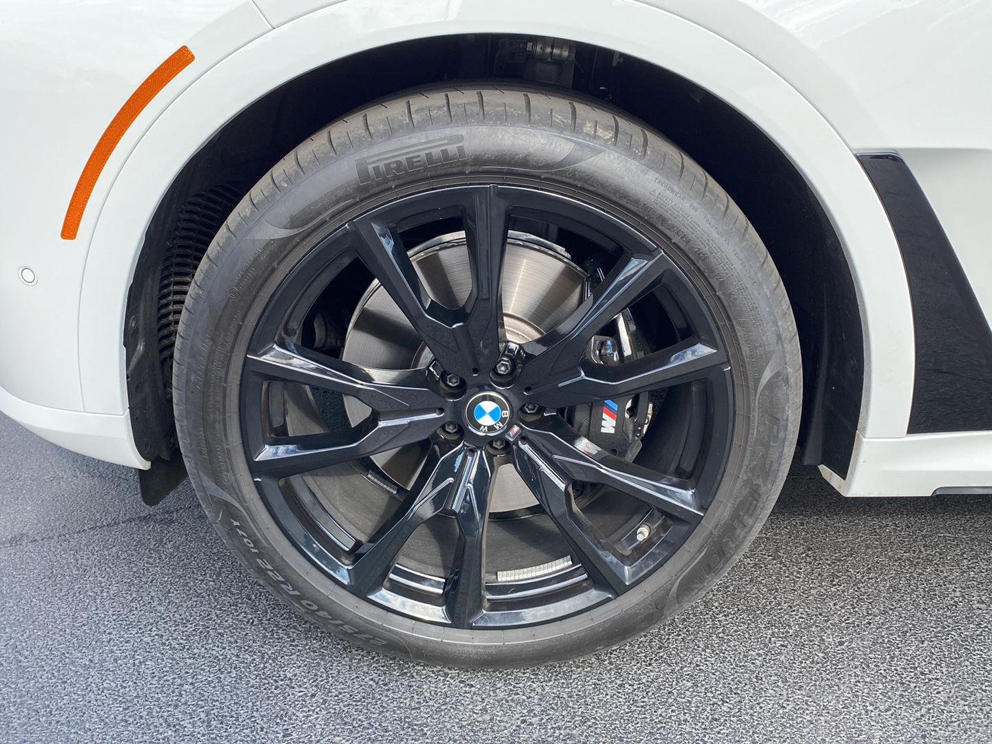Used 2027 Alpine White BMW xDrive40i image 9
