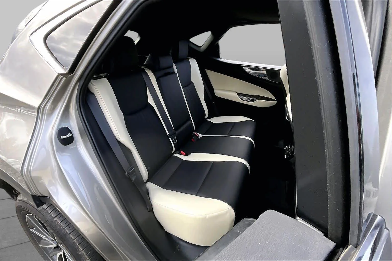 Certified Used 2024 Atomic Silver Lexus Premium image 20