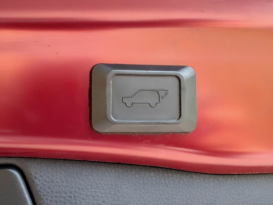 Used 2019 Ruby Flare Pearl Toyota XLE Premium image 9
