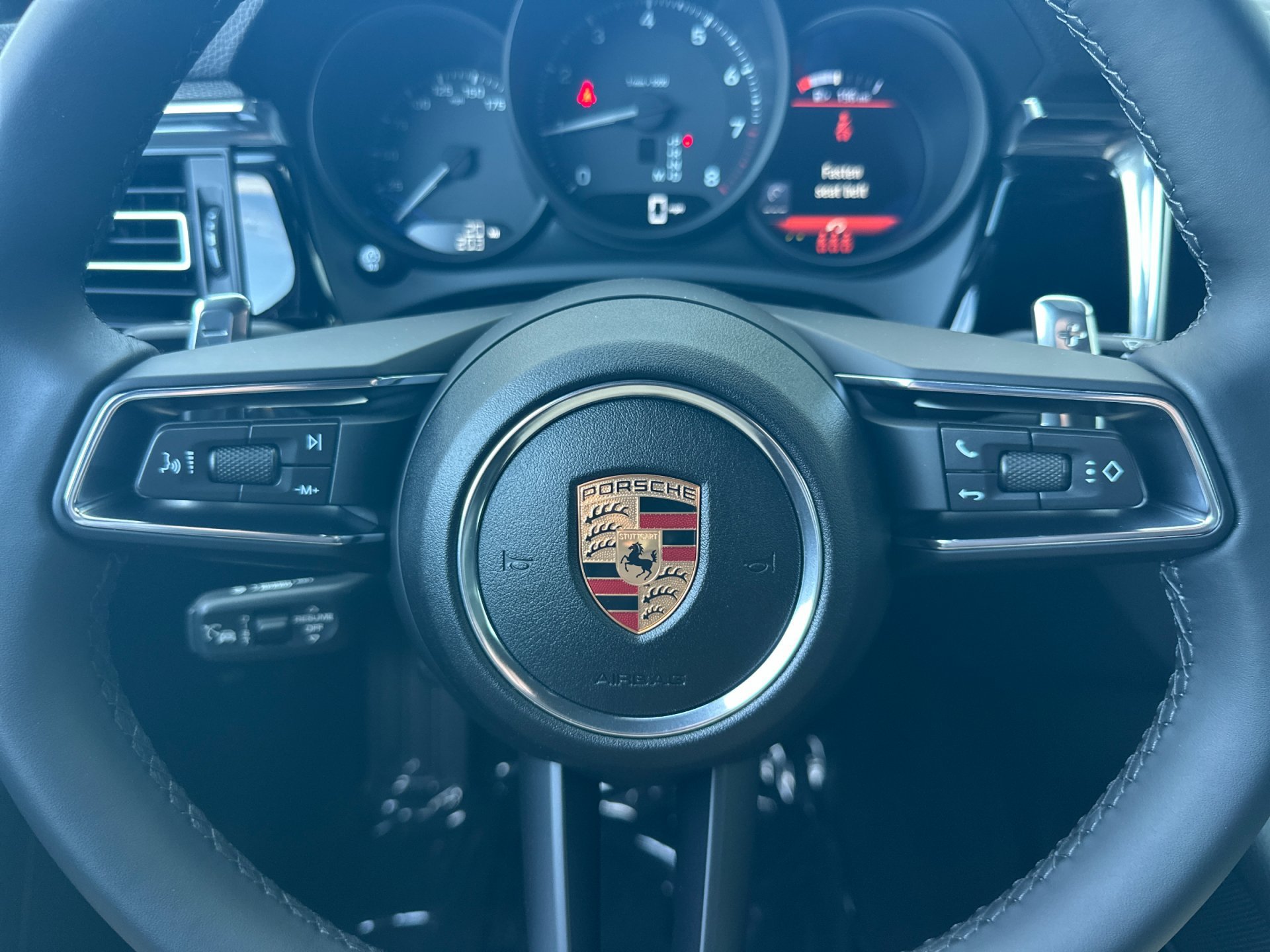 New 2026  Porsche Macan (AWD) image 15