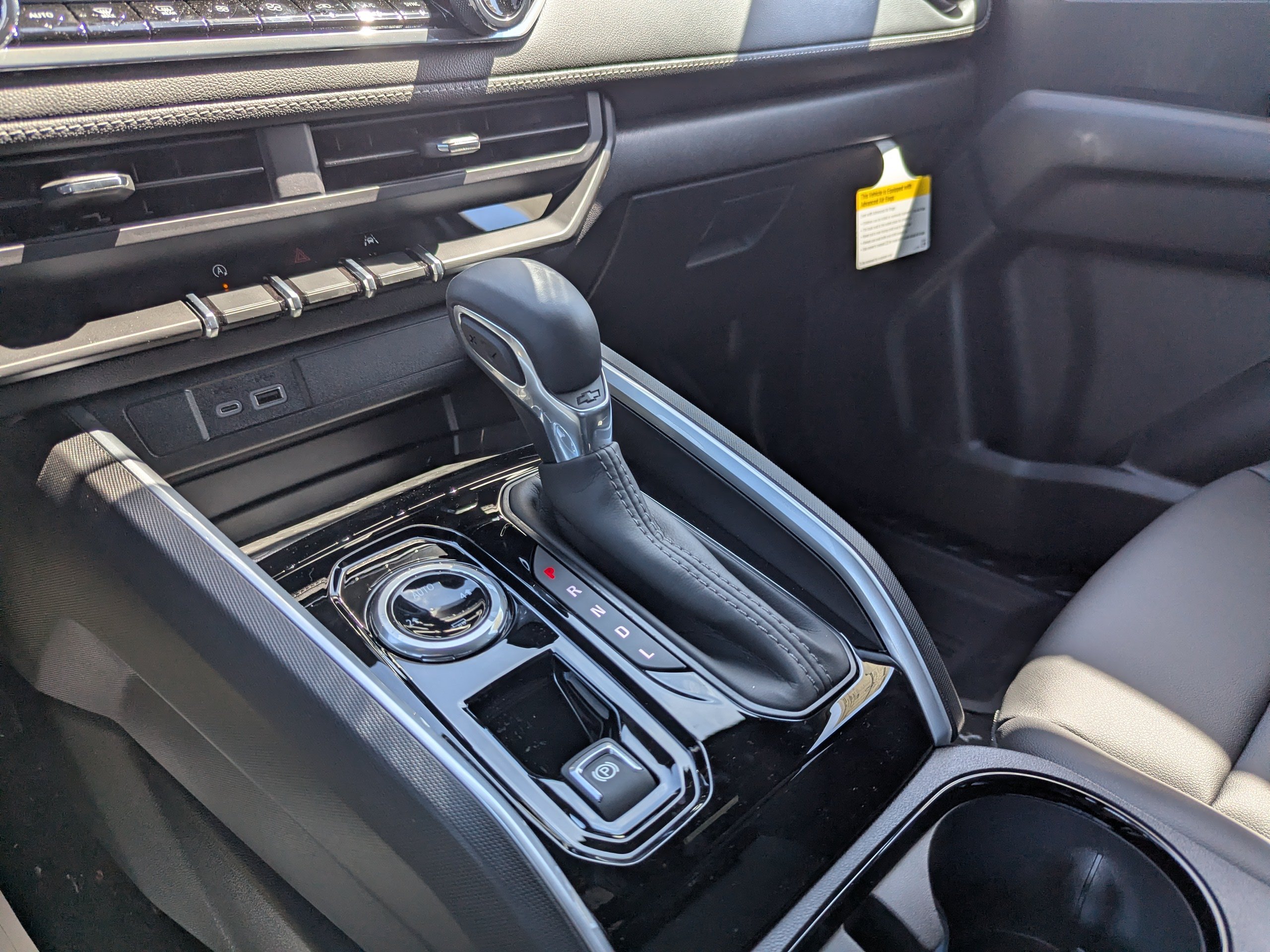 New 2026 Sterling Gray Metallic Chevrolet LT image 27