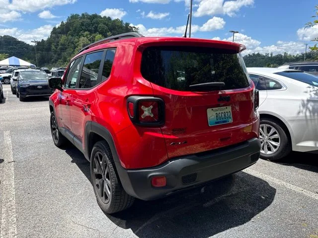 Used 2018 Red Jeep Latitude image 4