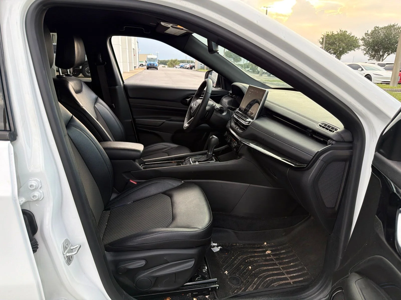 Certified Used 2025 White Jeep Latitude image 8