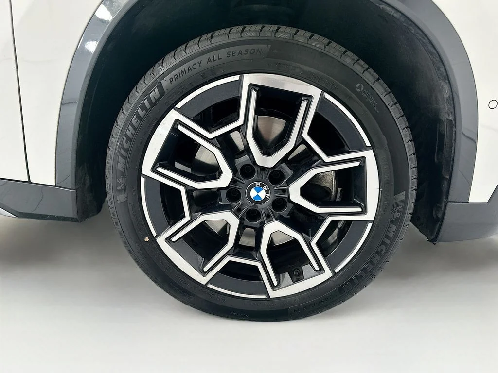 Used 2023 White BMW xDrive28i image 31