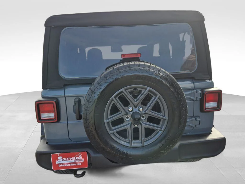 Used 2024 Gray Jeep Sport S image 5
