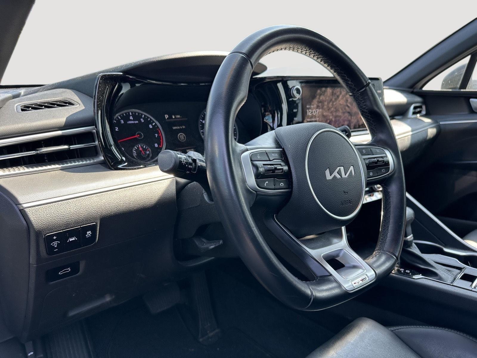 Used 2022 Wolf Gray Kia GT-Line image 11