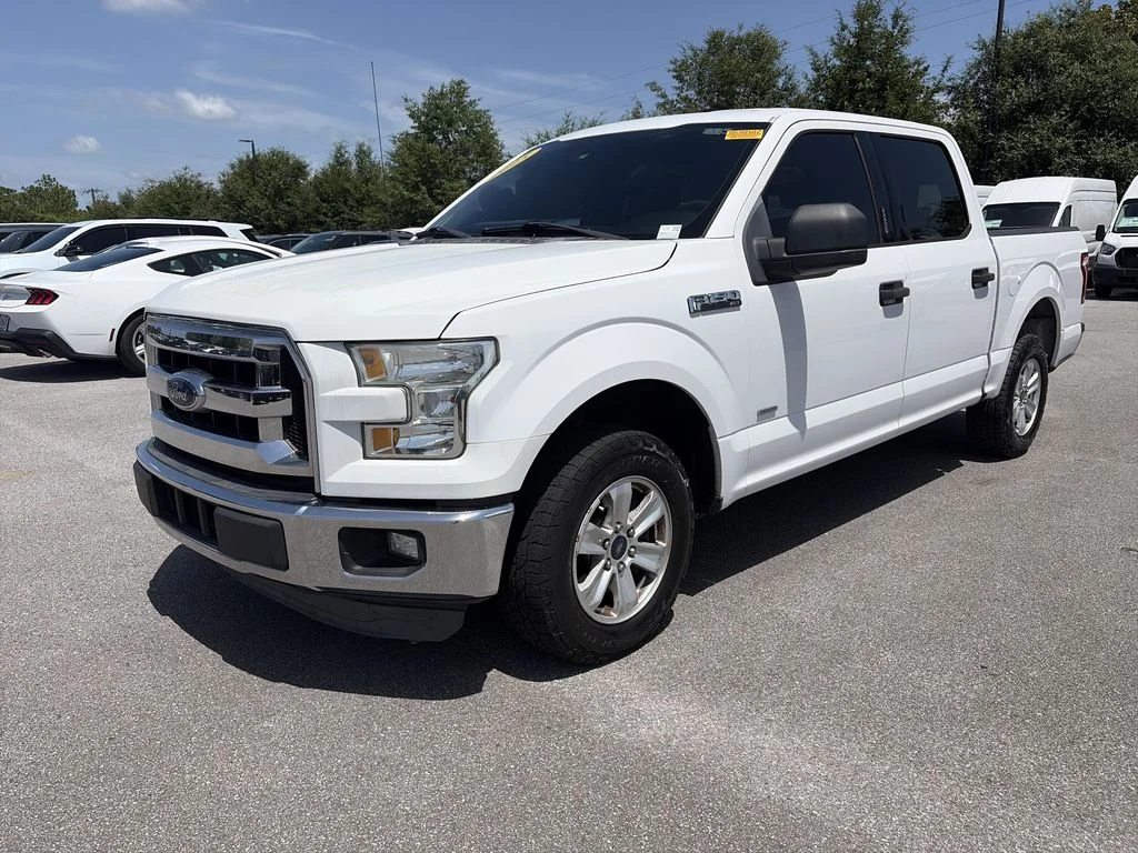 Used 2015 White Ford XLT image 2