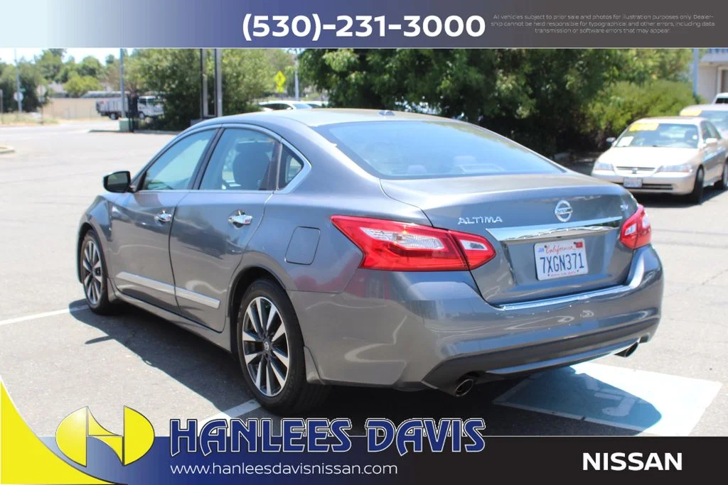 Used 2016 Gray Nissan 2.5 SV image 9