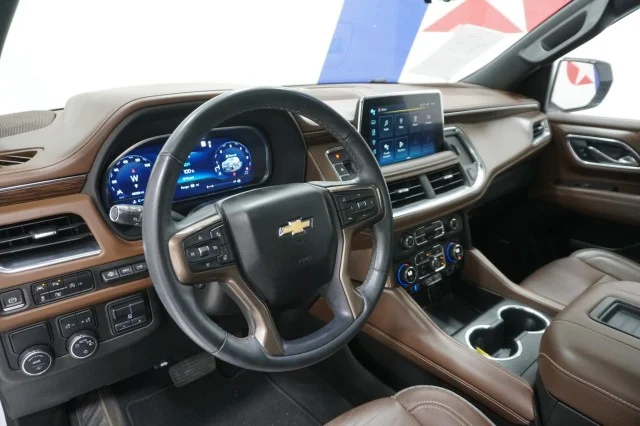 Used 2023 ORODESCENT_PEAR Chevrolet High Country image 22