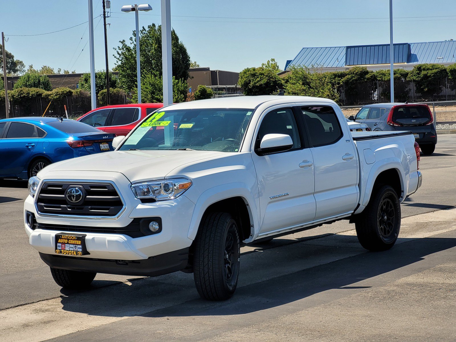 Used 2019 White Toyota  image 8
