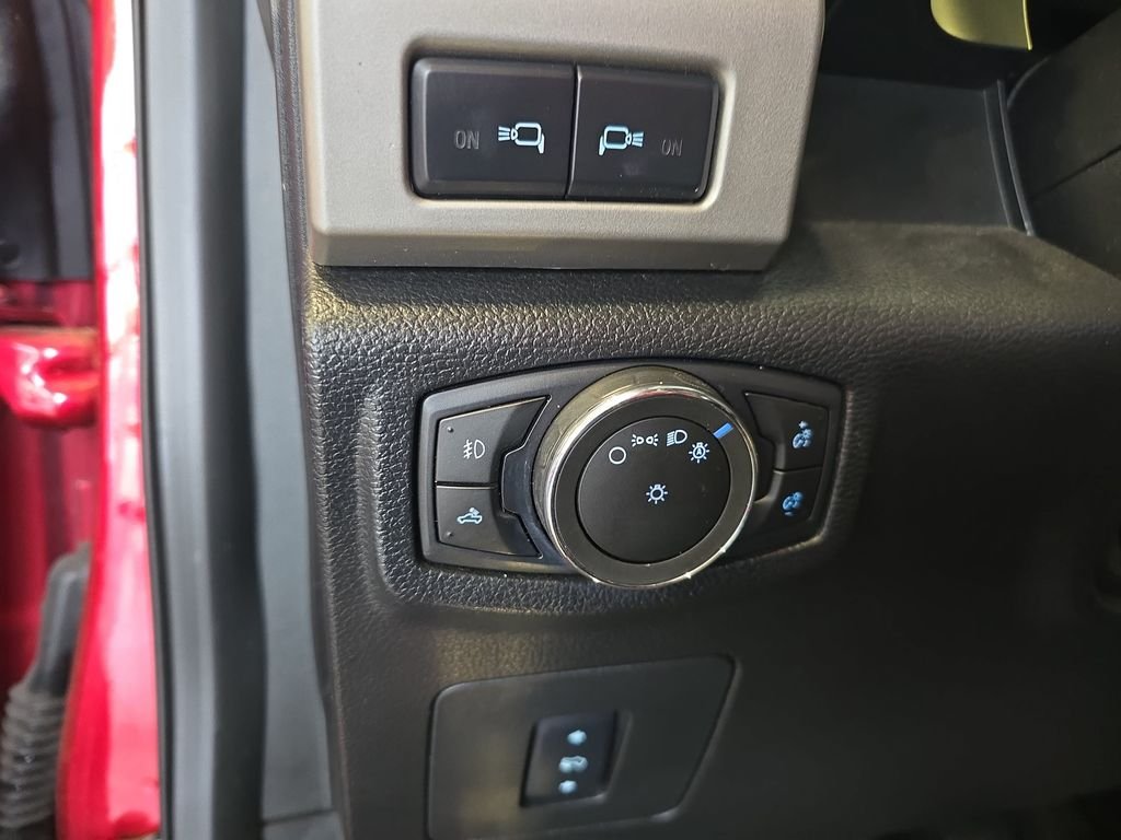 Used 2015 Red Ford Lariat image 27