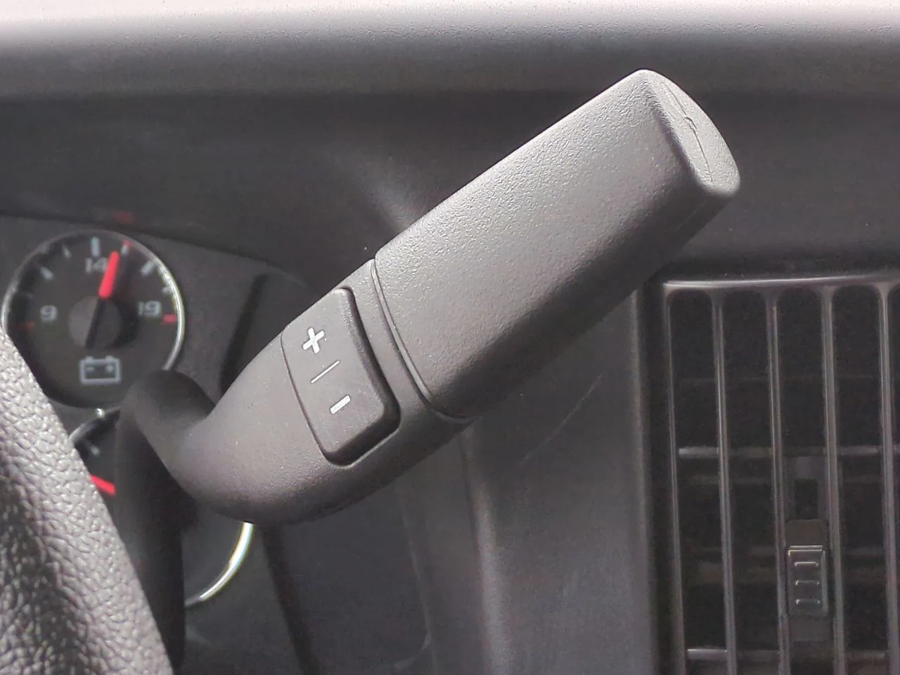 2025 Chevrolet Express Cargo Work Van - Photo 76