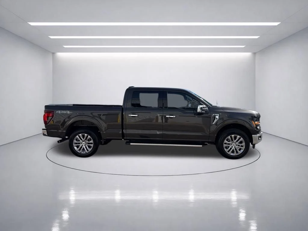 Used 2024 Darkened Bronze Metallic Ford XLT image 8