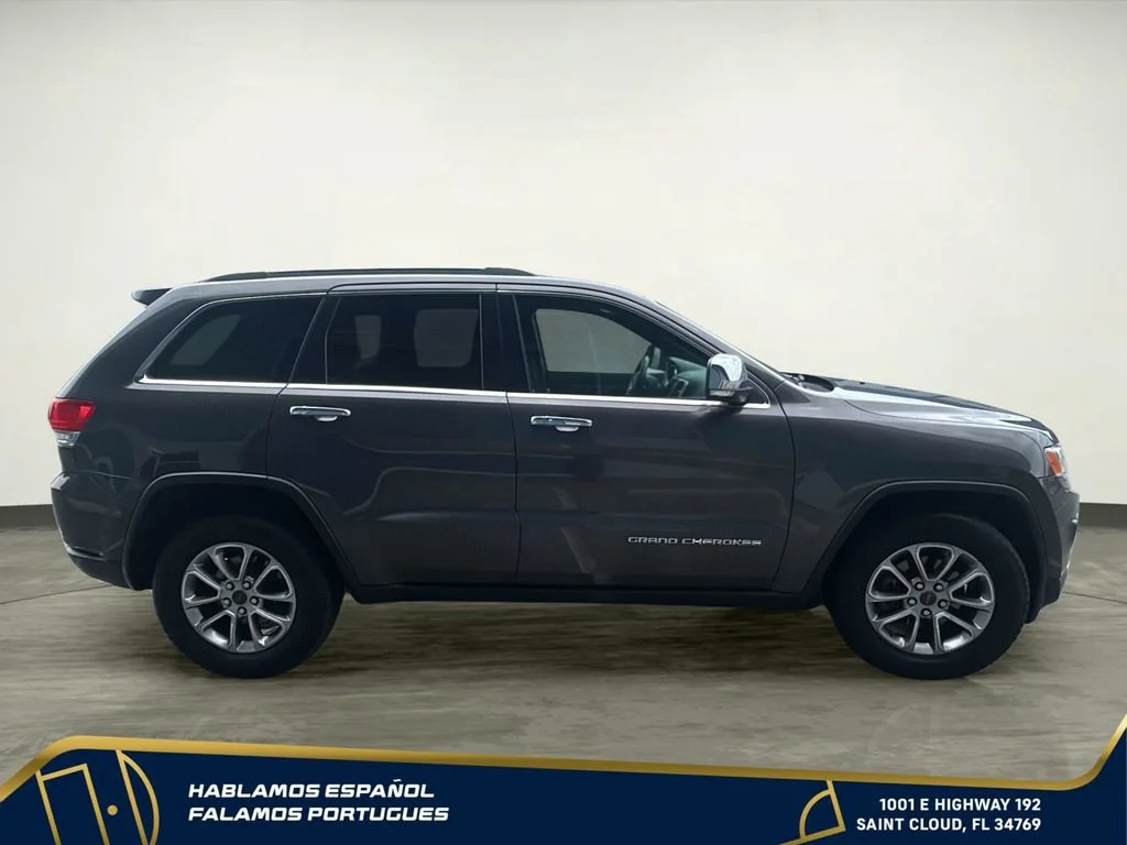 Used 2015  Jeep Limited image 7