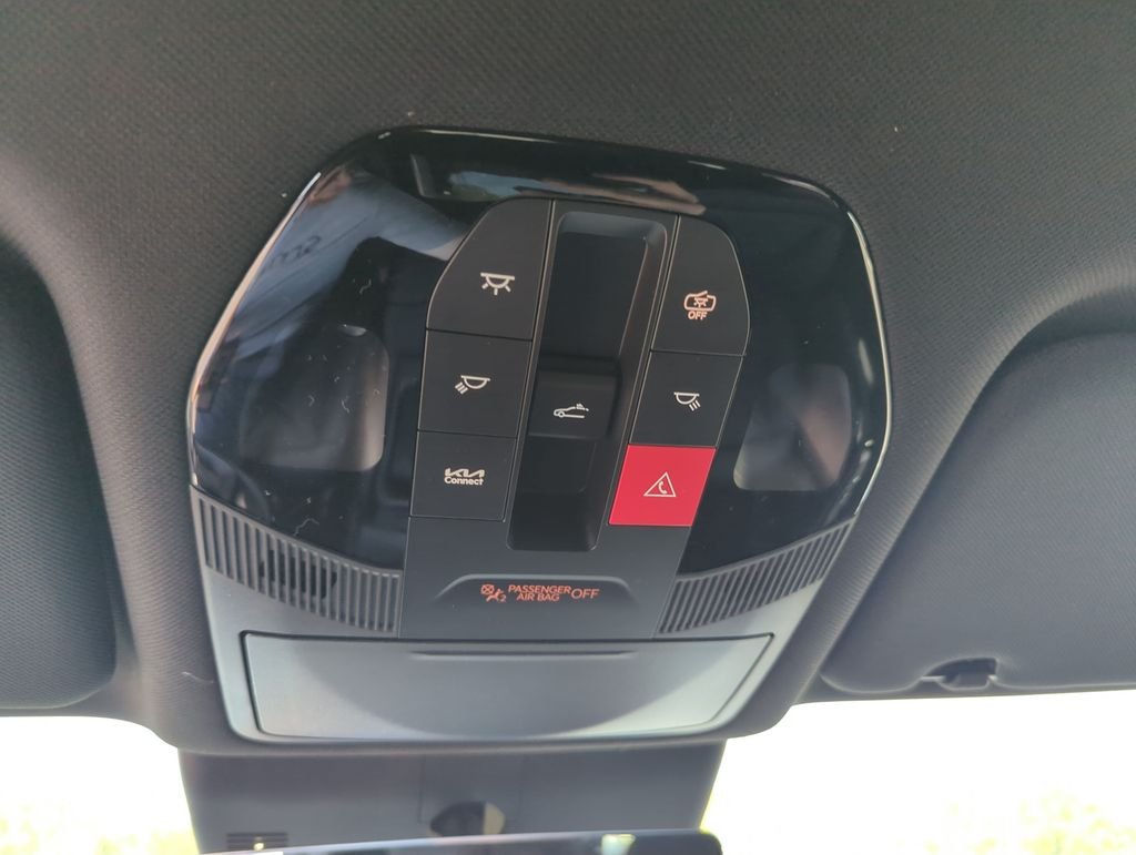 New 2027 Ivory Silver Kia EX image 27