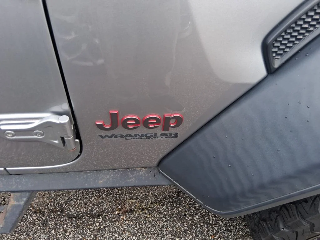Used 2020 Silver Jeep Unlimited Rubicon image 11
