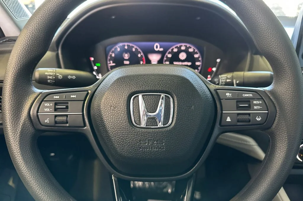 Used 2025 Radiant Red Metallic Honda SE image 22