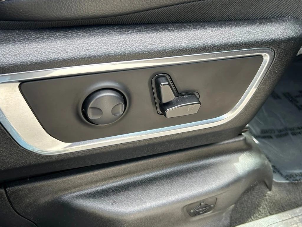 Used 2024 Black Ram Laramie image 33