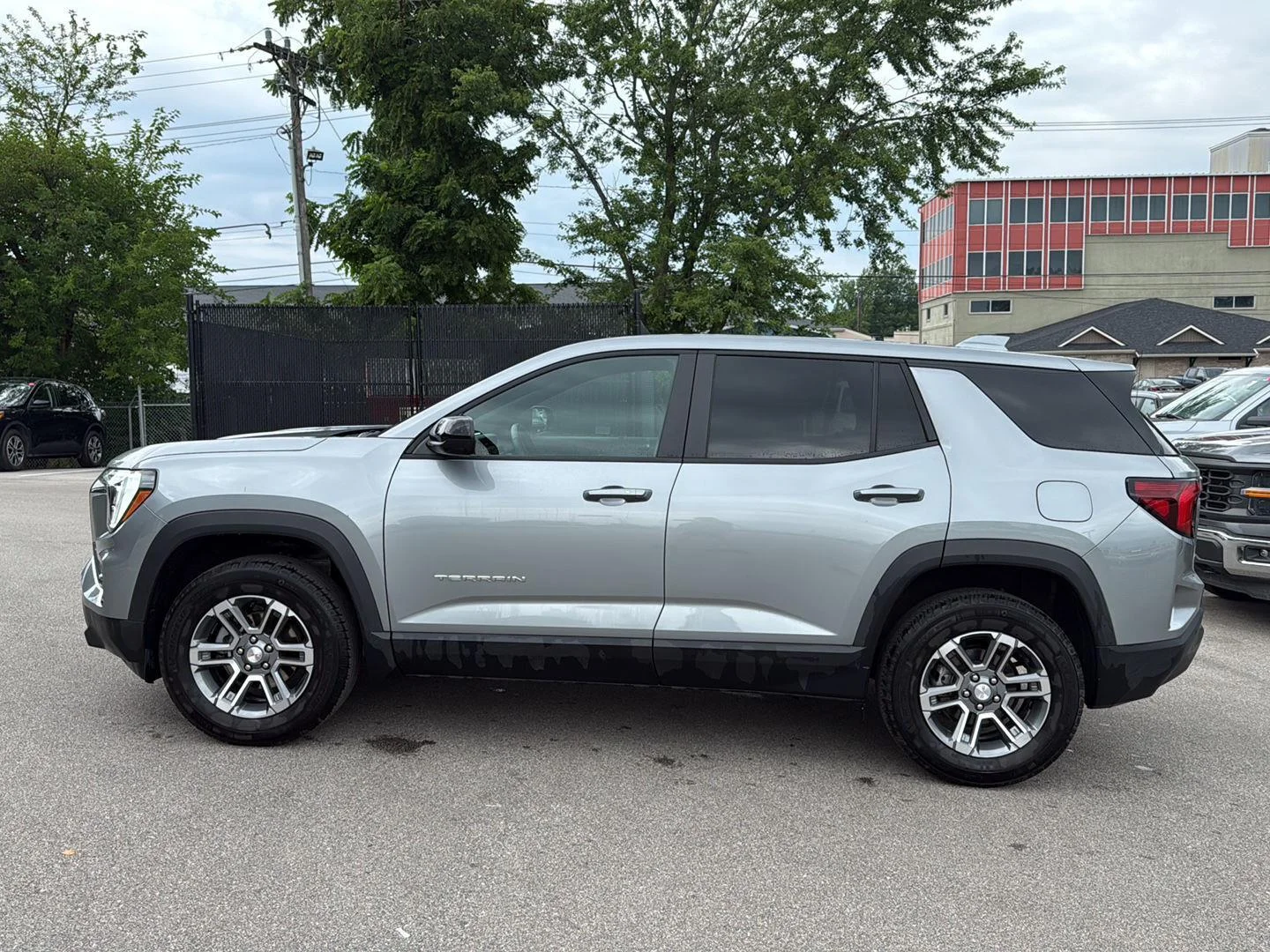 Used 2026 Sterling Metallic GMC AWD Elevation image 6