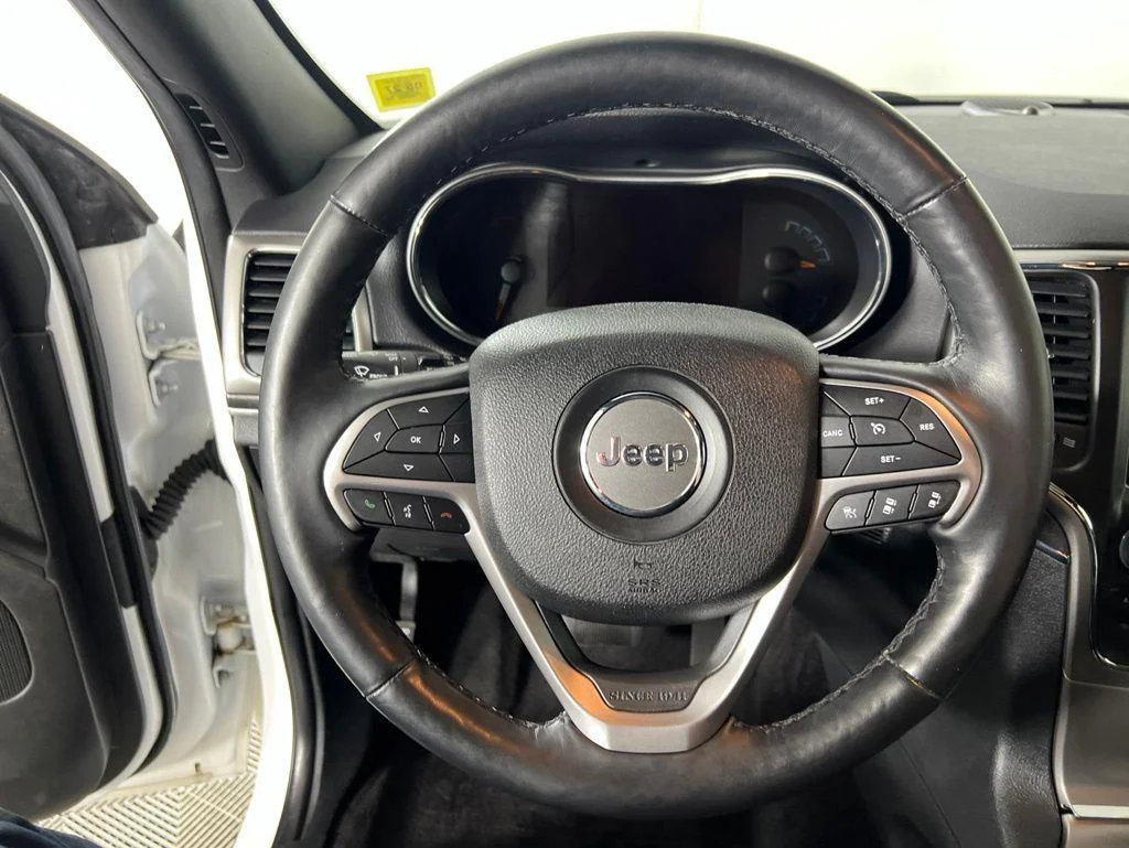 Used 2018 Bright White Clearcoat Jeep Limited image 16