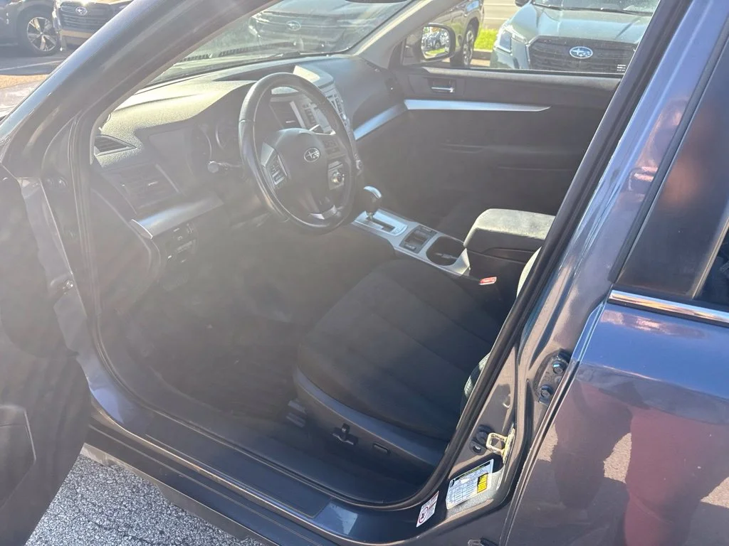 Used 2014 Gray Subaru 2.5i Premium image 14