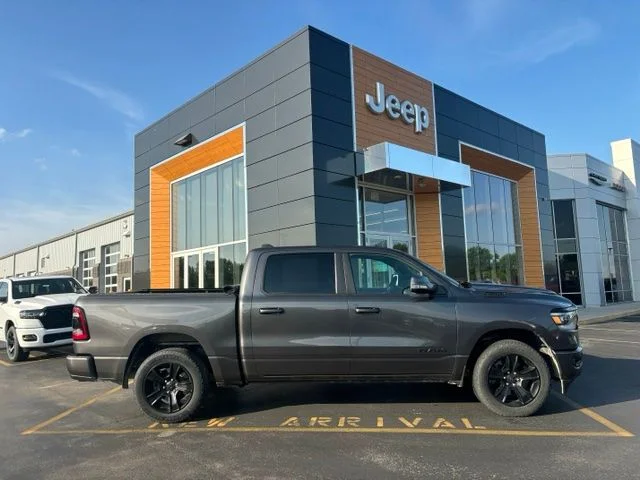 2020 RAM 1500 Big Horn/Lone Star 4x4 Crew Cab 5'7's photo