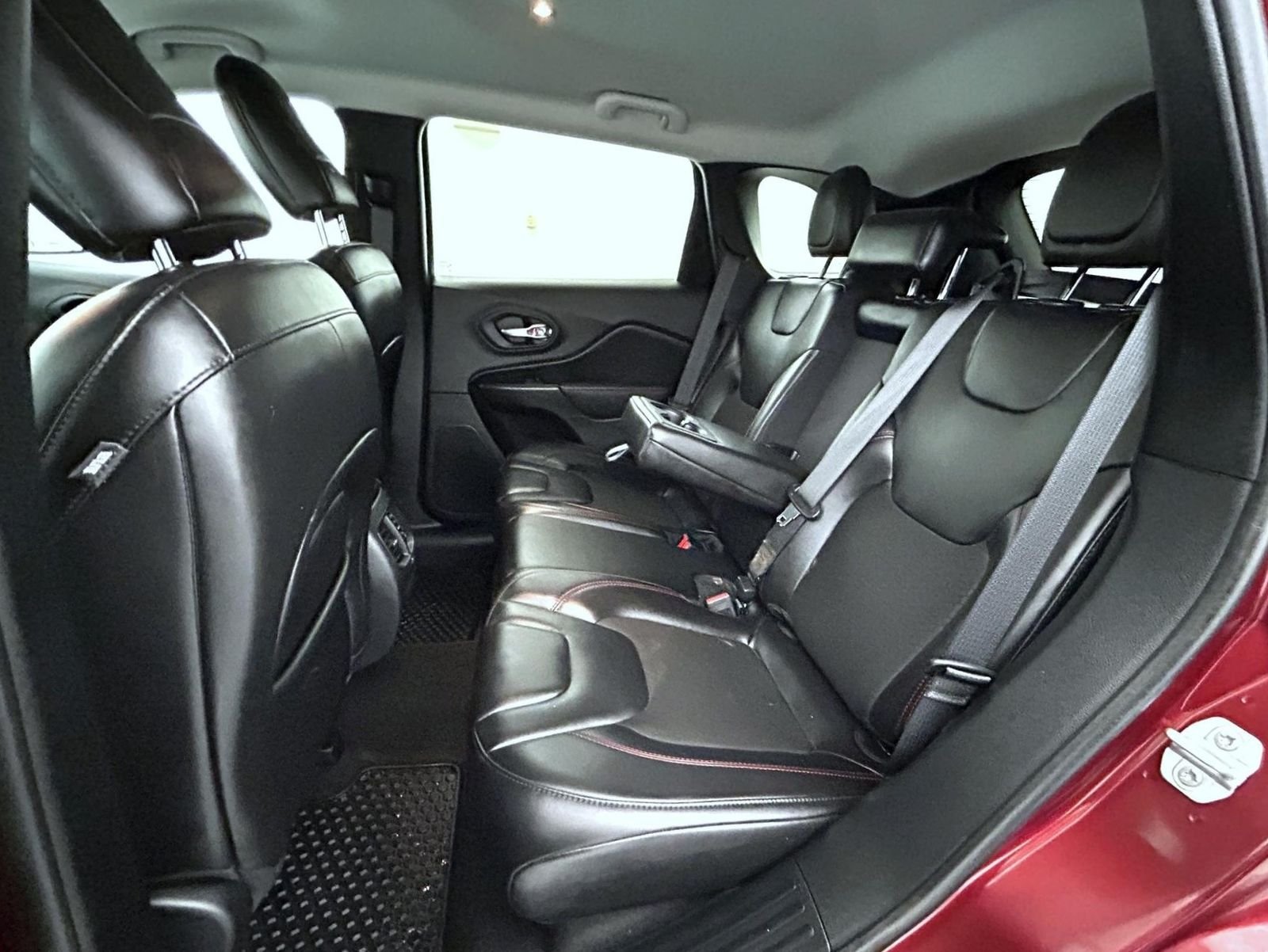Used 2020 Red Jeep Trailhawk image 19