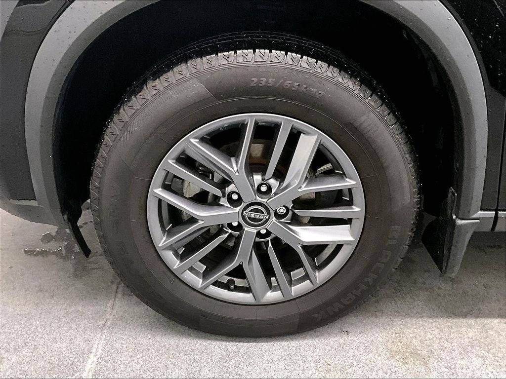 Used 2023 Black Nissan S image 7