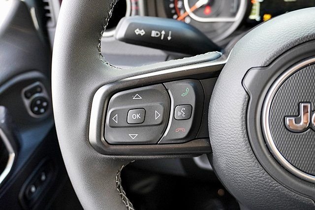 New 2026 Anvil Clear-Coat Exterior Paint Jeep Rubicon image 39