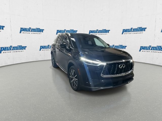 Used 2023 Black INFINITI Sensory image 3