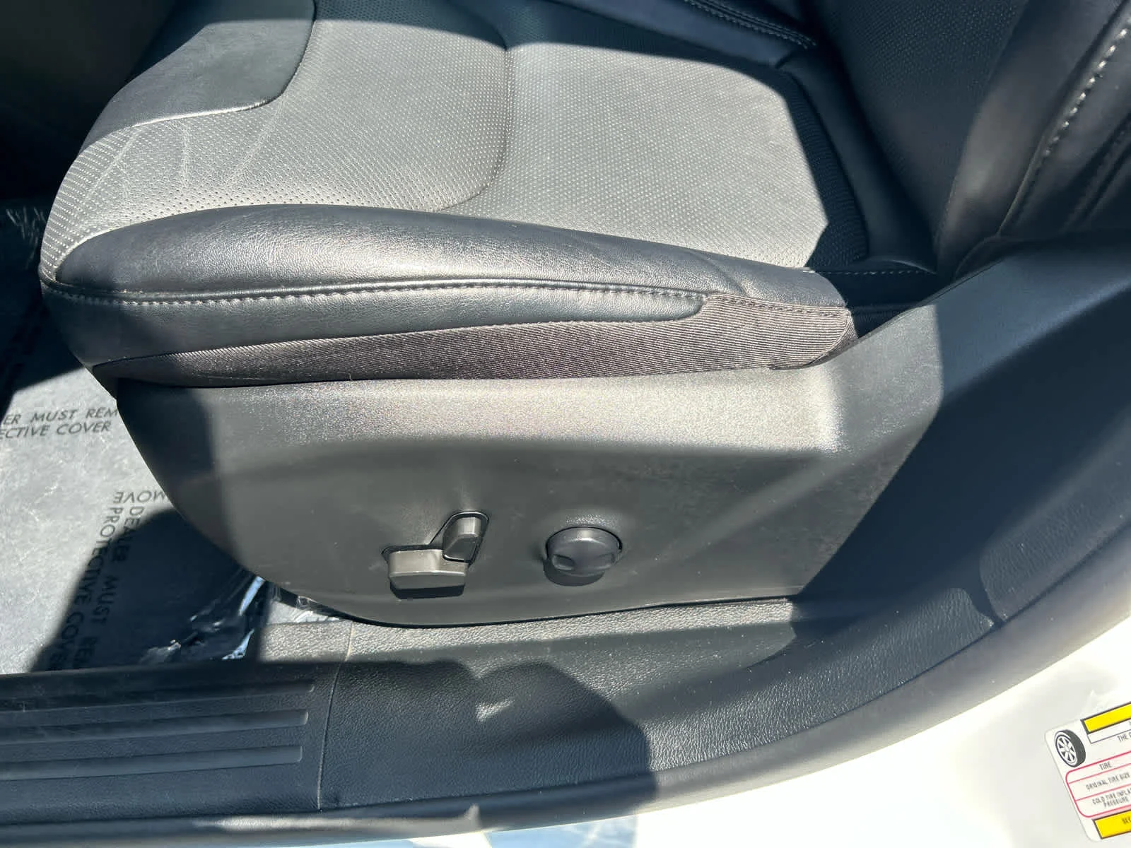 Used 2022 Bright White Clearcoat Jeep Limited image 11
