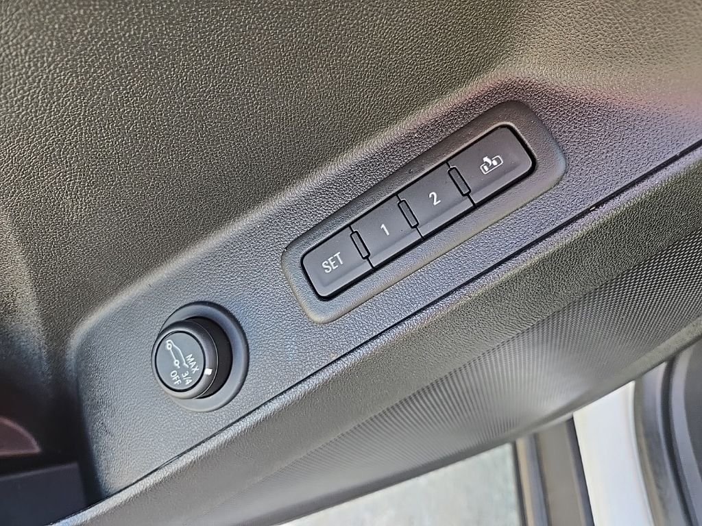 Used 2023 White Chevrolet Premier image 31