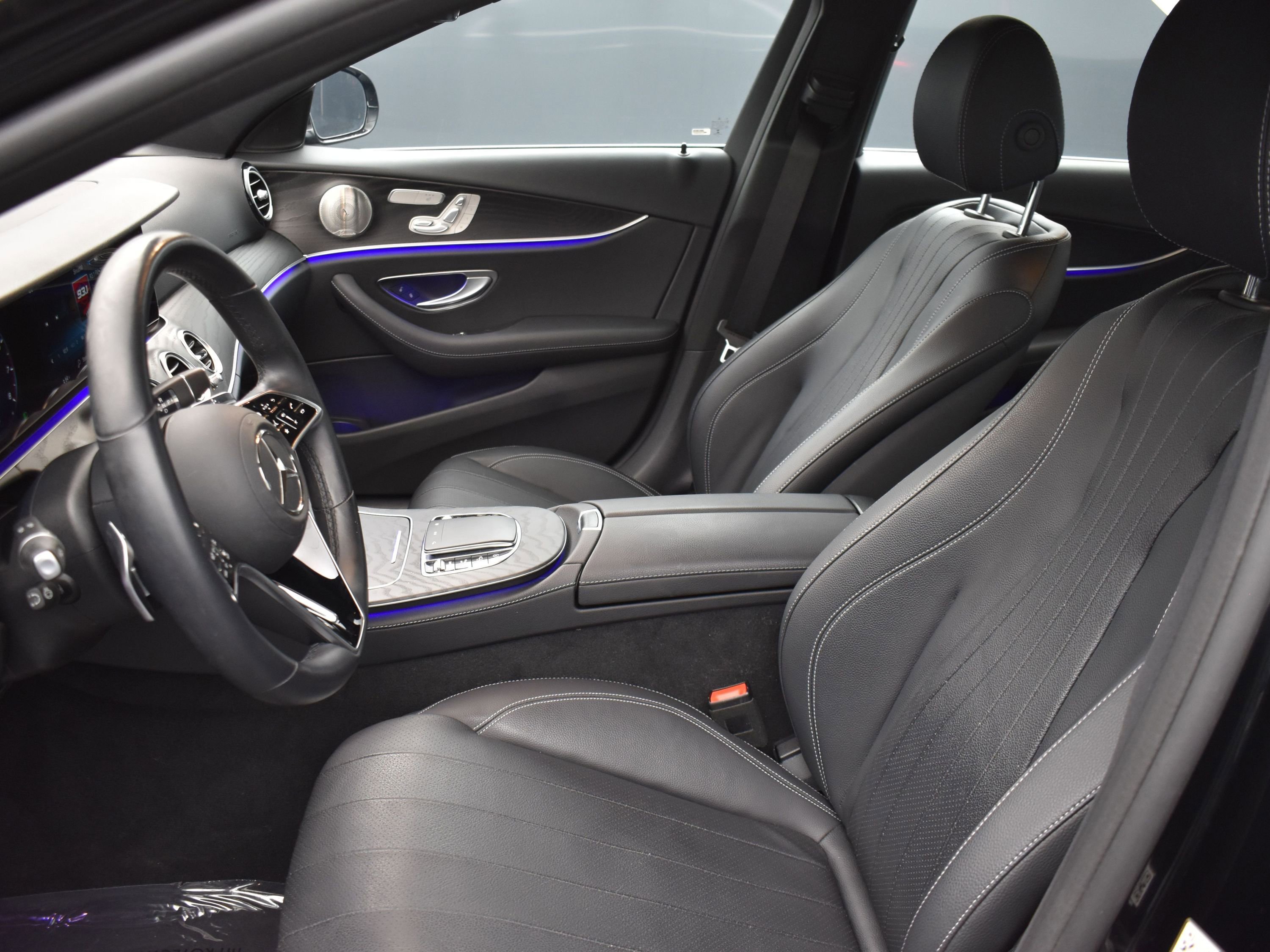 2022 Mercedes-Benz E-Class E350 - Photo 11