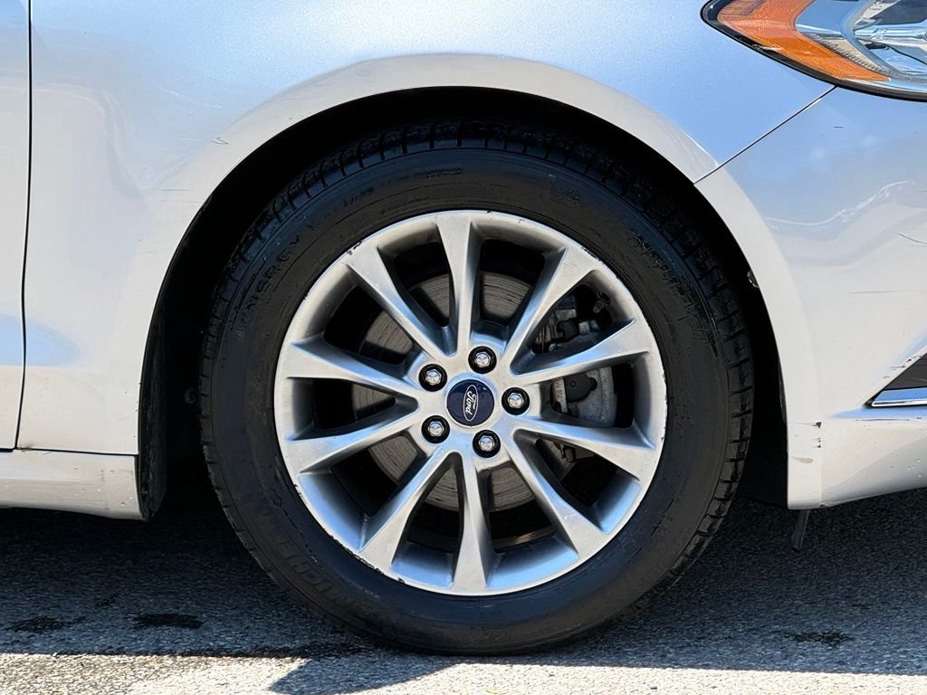 Used 2017 Silver Ford SE image 12