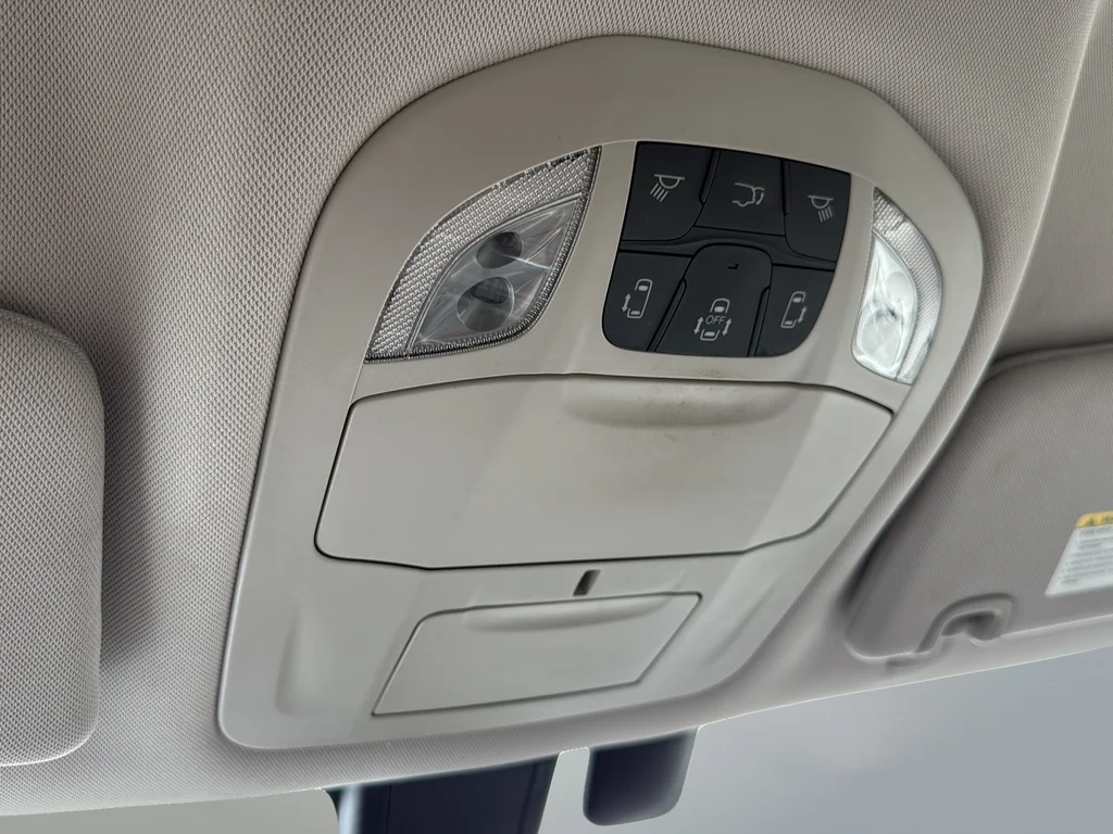 Used 2017 White Chrysler Touring L image 40