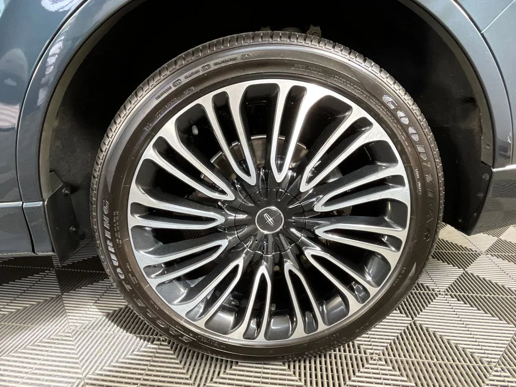 Used 2021 Blue Lincoln Black Label image 18