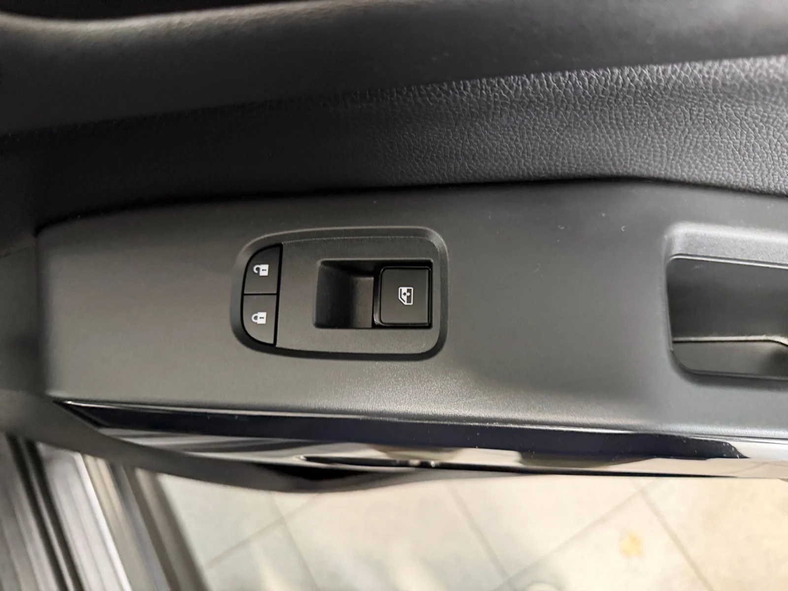 Used 2023 Gun Metallic Nissan SV image 32