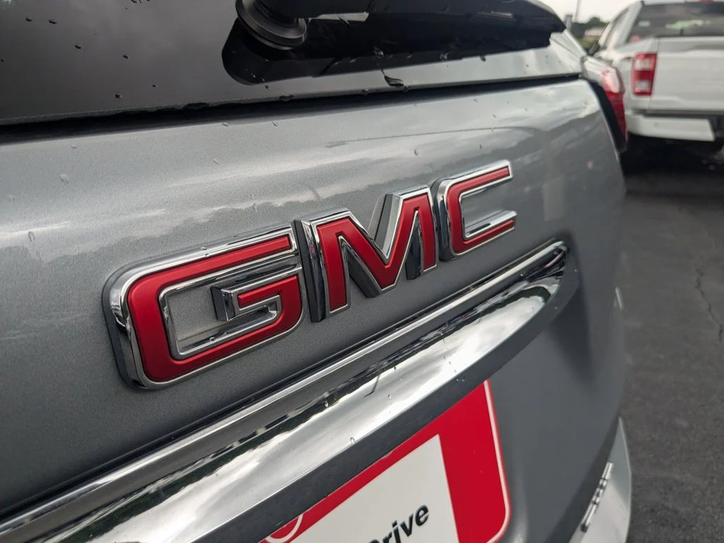 Used 2023 Sterling Metallic GMC SLT image 29