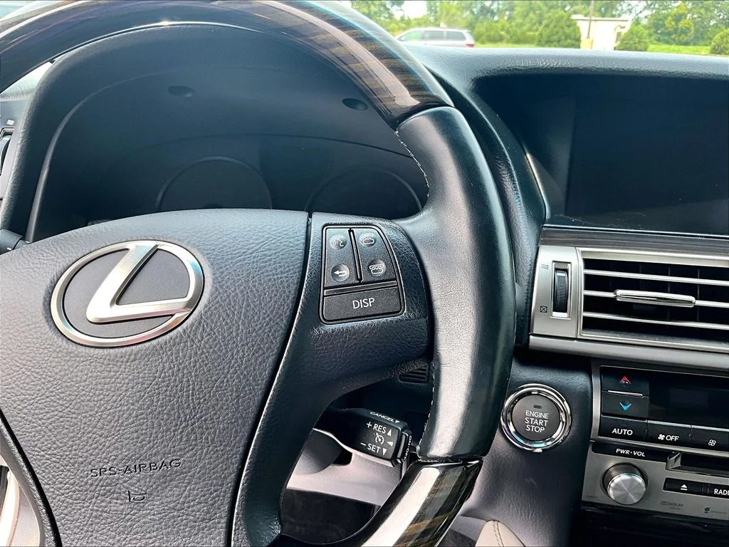 Used 2014 Silver Lexus 460 image 19