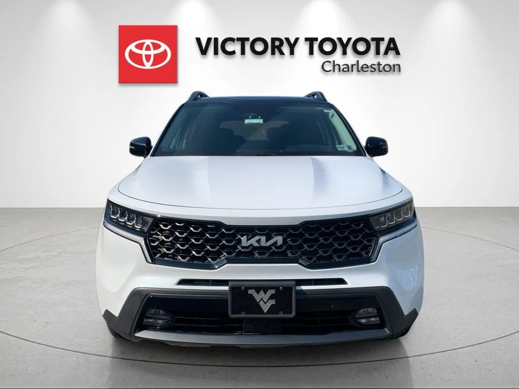 Used 2023 White Kia X-Line EX image 8