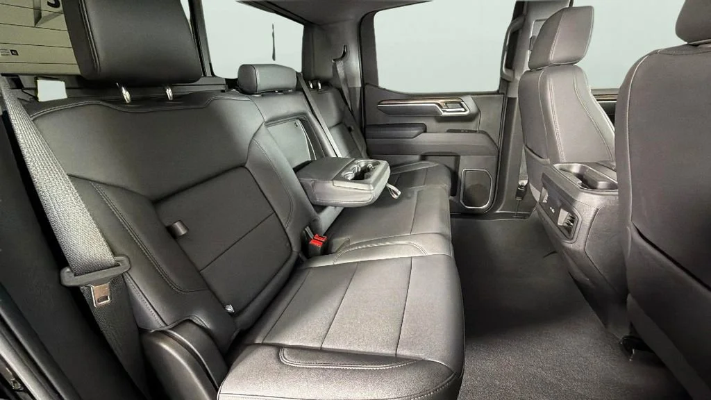 Used 2025 Black Chevrolet RST image 31