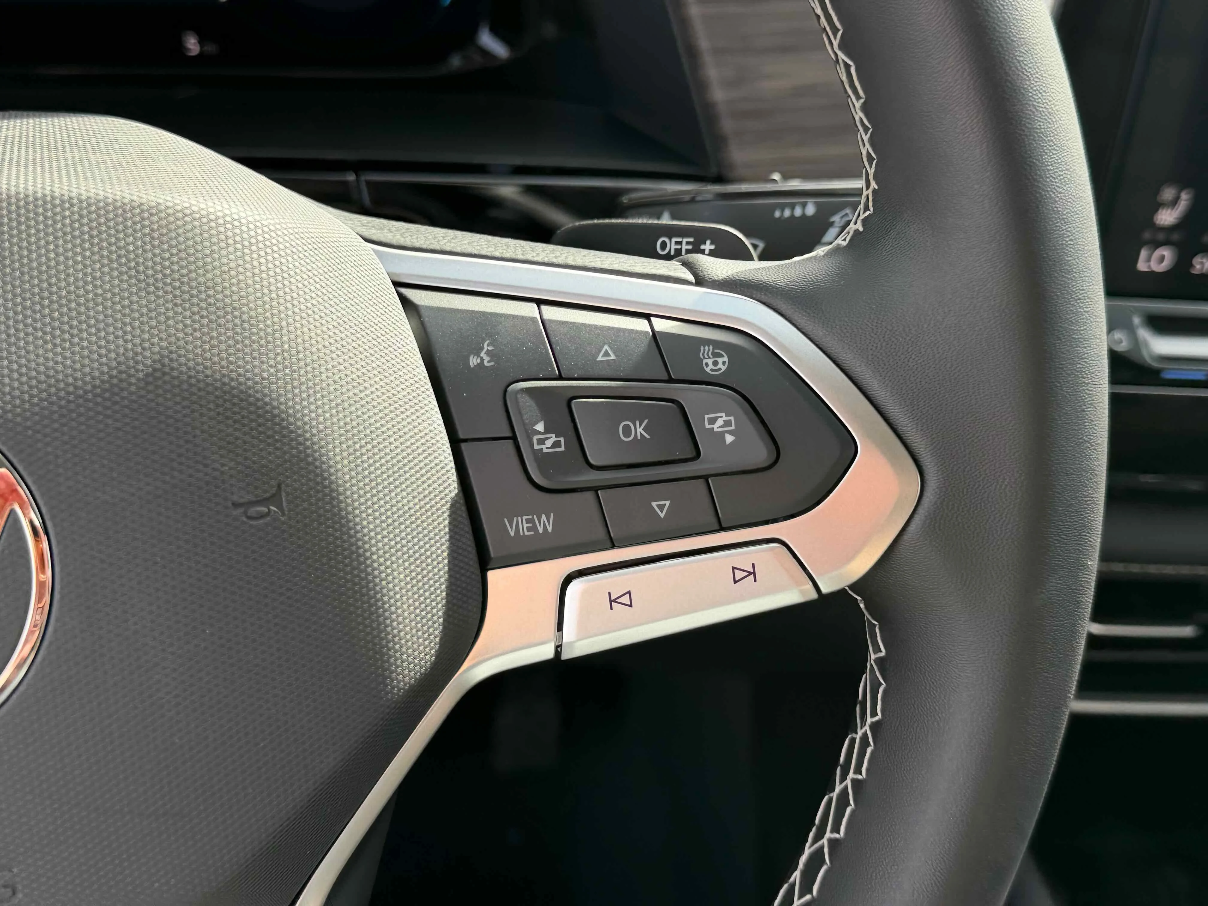 New 2026 Silver Mist Volkswagen 2.0T SEL image 18